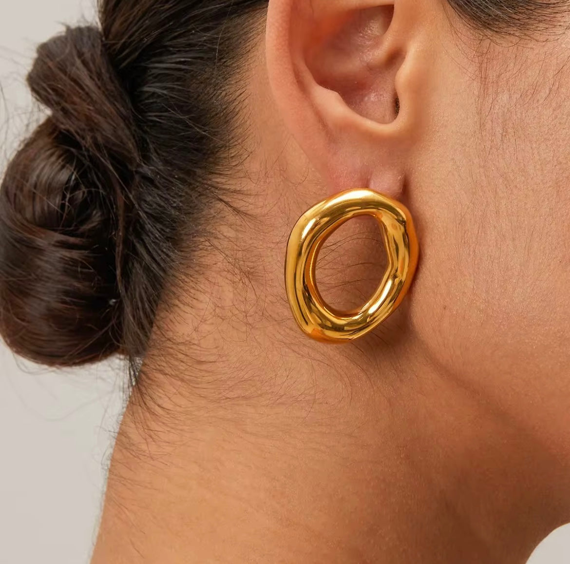 Circle earrings